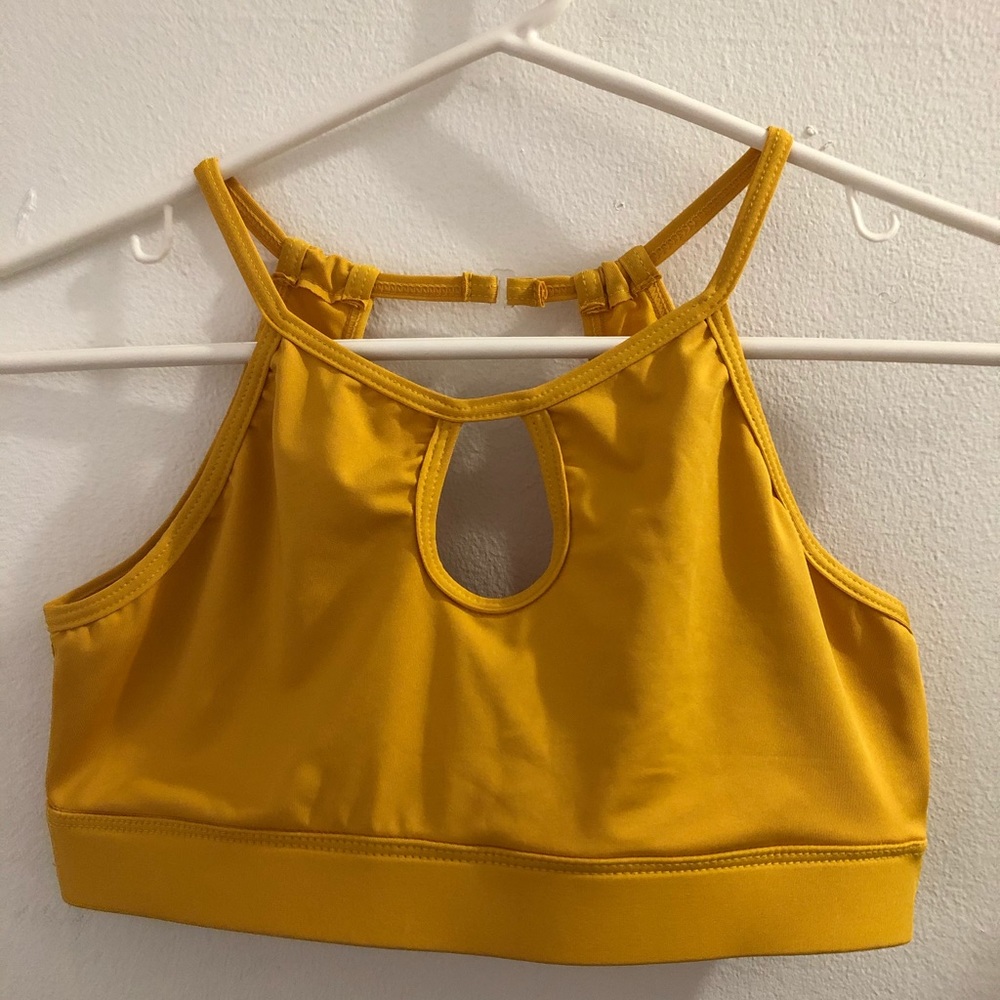 Cut out crop top Sports Bra